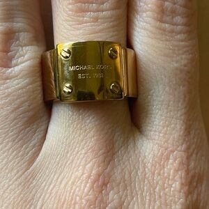 Michael Kors ring